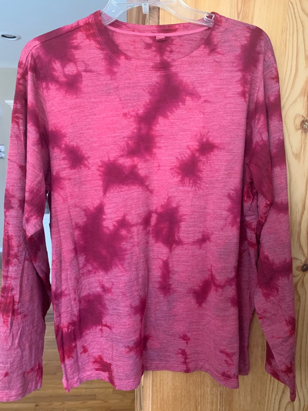 Women's Long Sleeve Tie-Dye Tee in Berry
